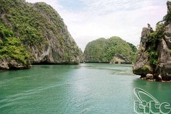 Hồ Ba Hầm vẻ đẹp thiên nhiên ban tặng