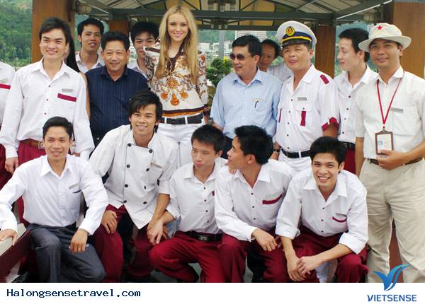 Du Lịch Hạ Long: Vẻ Đẹp Tinh Tế Của Du Thuyền Emotion 4 sao - Ảnh 5 Du Lịch Hạ Long: Vẻ Đẹp Tinh Tế Của Du Thuyền Emotion 4 sao - Ảnh 5