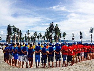 Đoàn Khách Trong Chương Trình Hạ Long