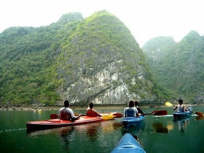 Vịnh Hạ Long Lọt Top 100 Chuyến Đi "Nên Có Trong Đời" Vịnh Hạ Long Lọt Top 100 Chuyến Đi "Nên Có Trong Đời"