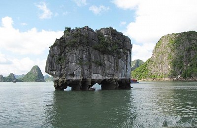 Thuyền Thuyết Hang Động Vịnh Hạ Long Thuyền Thuyết Hang Động Vịnh Hạ Long
