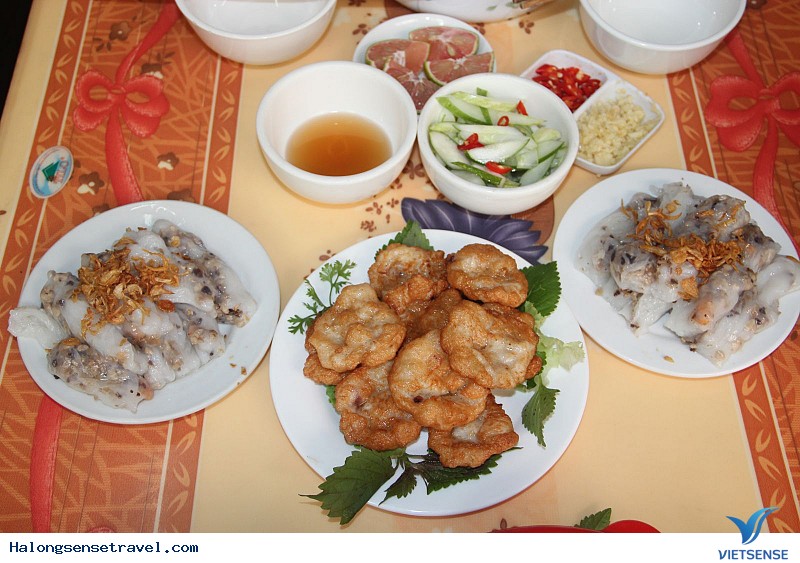 Bánh cuốn chả mực Bánh cuốn chả mực