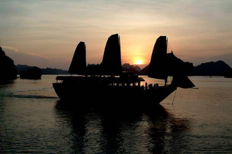Bình Minh Hạ Long - Ảnh 7
