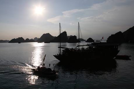 Bình Minh Hạ Long - Ảnh 6