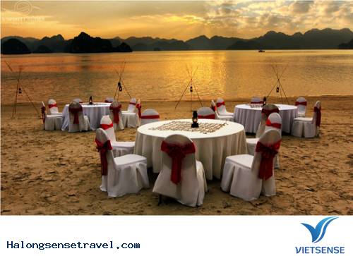 Chào Đón Giáng Sinh Và Năm Mới Trên Vịnh Hạ Long - Ảnh 2