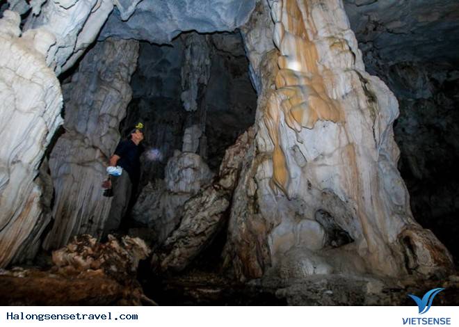 Công bố những hình ảnh về hang động mới trên vịnh Bái Tử Long - Ảnh 4 Công bố những hình ảnh về hang động mới trên vịnh Bái Tử Long - Ảnh 4