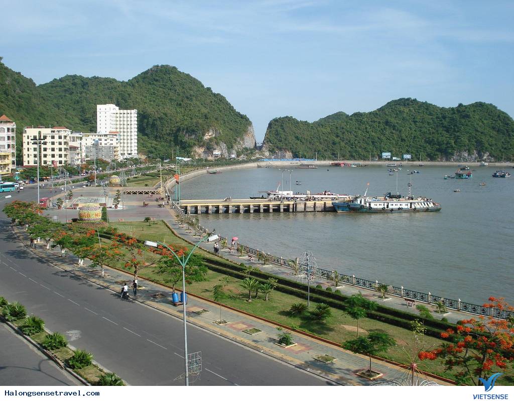 Dạo biển vào buổi tối Dạo biển vào buổi tối