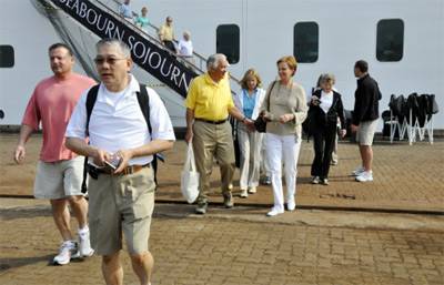 Đầu Năm Khách Quốc Tế Đến Quảng Ninh Tăng Mạnh - Ảnh 1 Đầu Năm Khách Quốc Tế Đến Quảng Ninh Tăng Mạnh - Ảnh 1