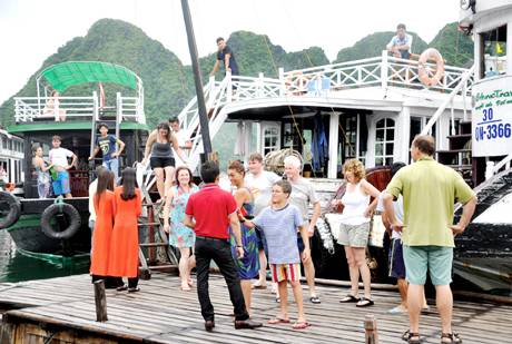 Đến Hạ Long Thăm Làng Nghề Ngọc Trai - Ảnh 1 Đến Hạ Long Thăm Làng Nghề Ngọc Trai - Ảnh 1