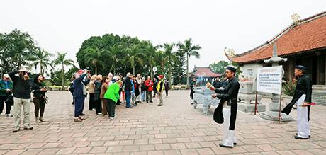 khách thăm quan Quốc Tế Thích Thú Với Quảng Yên - Ảnh 3