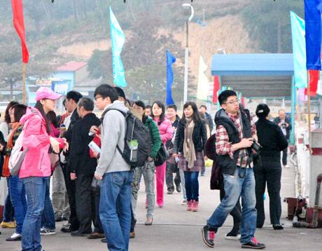 Khách Quốc Tế Đến Quảng Ninh Tăng Mạnh - Ảnh 1