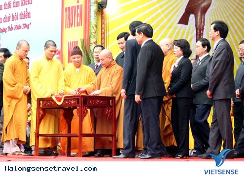 Khai Mạc Hội Xuân Yên Tử 2014 - Ảnh 4 Khai Mạc Hội Xuân Yên Tử 2014 - Ảnh 4