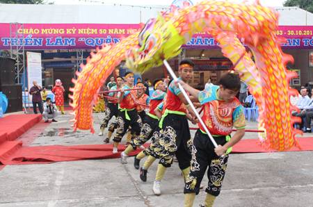 Khai Mạc Triển Lãm "Quảng Ninh, 50 Năm Hội Tụ Và Lan Tỏa" - Ảnh 2 Khai Mạc Triển Lãm "Quảng Ninh, 50 Năm Hội Tụ Và Lan Tỏa" - Ảnh 2