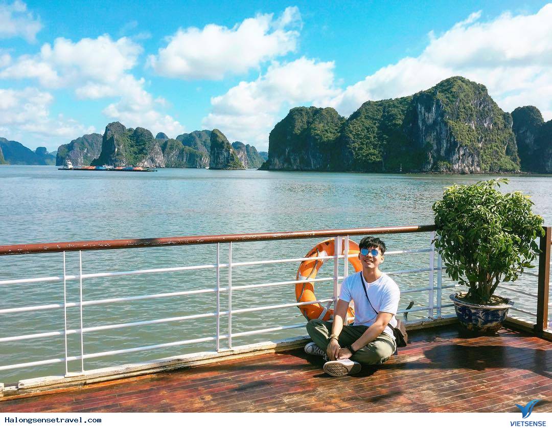Khám phá vịnh Hạ Long tuyệt đẹp trong hè năm nay - Ảnh 6