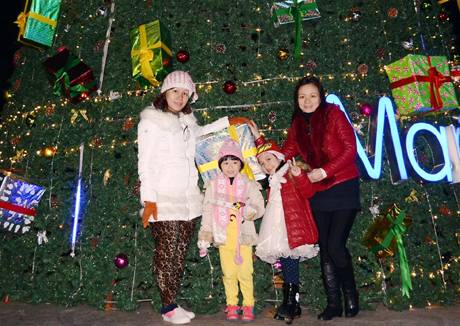 Không Khí Giáng Sinh An Lành Ở Phố Biển Hạ Long - Ảnh 10 Không Khí Giáng Sinh An Lành Ở Phố Biển Hạ Long - Ảnh 10