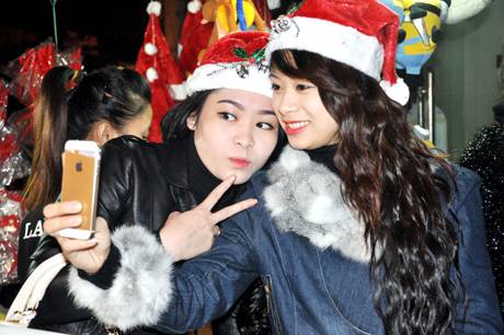 Không Khí Giáng Sinh An Lành Ở Phố Biển Hạ Long - Ảnh 13 Không Khí Giáng Sinh An Lành Ở Phố Biển Hạ Long - Ảnh 13