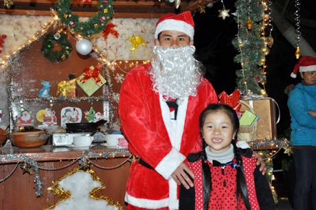 Không Khí Giáng Sinh An Lành Ở Phố Biển Hạ Long - Ảnh 5 Không Khí Giáng Sinh An Lành Ở Phố Biển Hạ Long - Ảnh 5