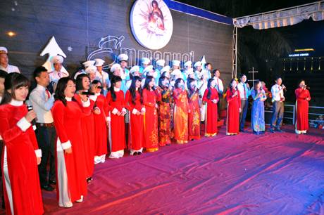 Không Khí Giáng Sinh An Lành Ở Phố Biển Hạ Long - Ảnh 16 Không Khí Giáng Sinh An Lành Ở Phố Biển Hạ Long - Ảnh 16