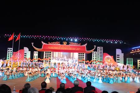 Lễ Mít Tinh Trọng Thể Kỷ Niệm 50 Năm Thành Lập Tỉnh Quảng Ninh - Ảnh 7 Lễ Mít Tinh Trọng Thể Kỷ Niệm 50 Năm Thành Lập Tỉnh Quảng Ninh - Ảnh 7