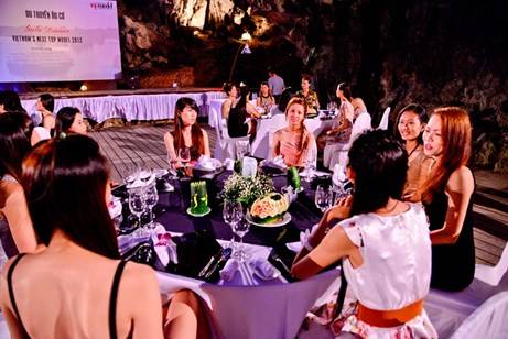 Lung Linh Dạ Tiệc - Hang Trong - Ảnh 8 Lung Linh Dạ Tiệc - Hang Trong - Ảnh 8