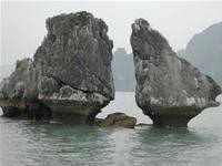 Vẻ đẹp cảnh sắc Hạ Long - Ảnh 2 Vẻ đẹp cảnh sắc Hạ Long - Ảnh 2