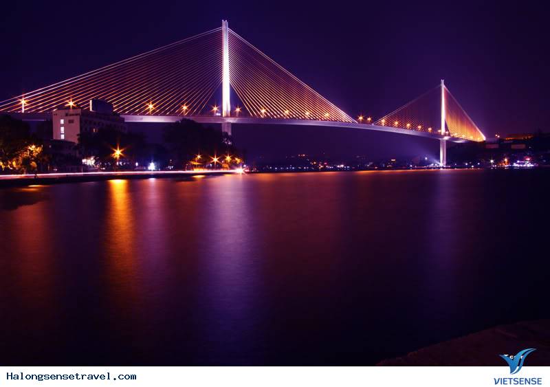 Vẻ Đẹp Huyền Ảo Hạ Long Về Đêm - Ảnh 1