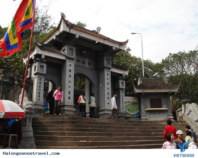 Về thăm Đền Cửa Ông (Cẩm Phả, Quảng Ninh) - Ảnh 1 Về thăm Đền Cửa Ông (Cẩm Phả, Quảng Ninh) - Ảnh 1