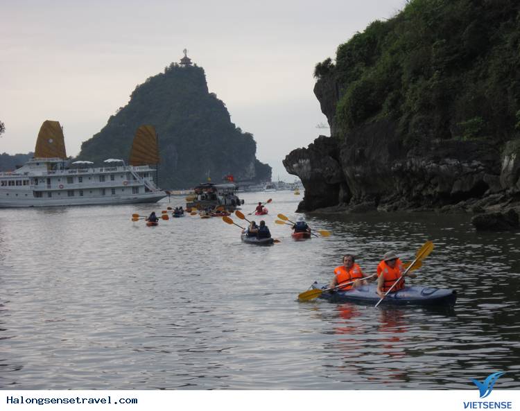 Vịnh Hạ Long Lọt Top 100 Chuyến Đi "Nên Có Trong Đời" - Ảnh 4 Vịnh Hạ Long Lọt Top 100 Chuyến Đi "Nên Có Trong Đời" - Ảnh 4