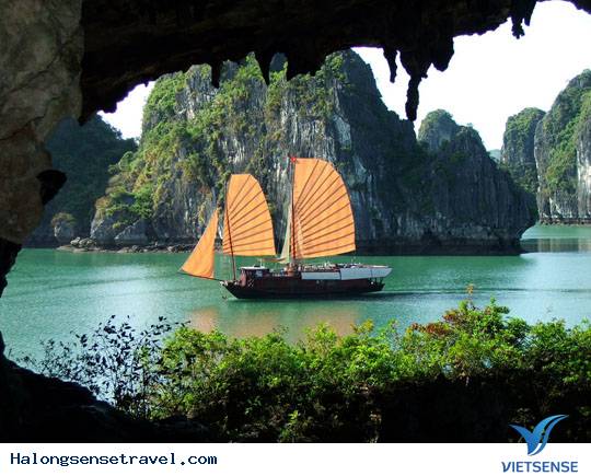 Vịnh Hạ Long Lọt Top 100 Chuyến Đi "Nên Có Trong Đời" - Ảnh 6 Vịnh Hạ Long Lọt Top 100 Chuyến Đi "Nên Có Trong Đời" - Ảnh 6