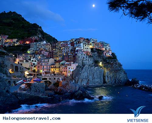 Via Dell’Amore, Cinque Terre, Italy Via Dell’Amore, Cinque Terre, Italy